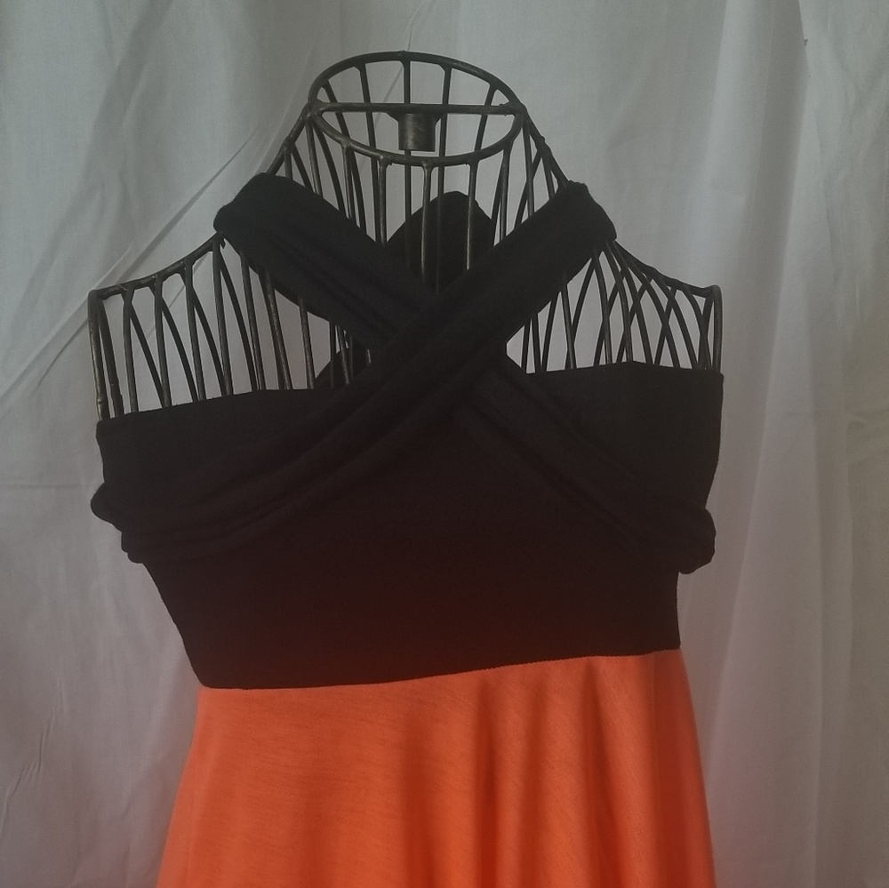 2 Dresses - Picture 5 of 7